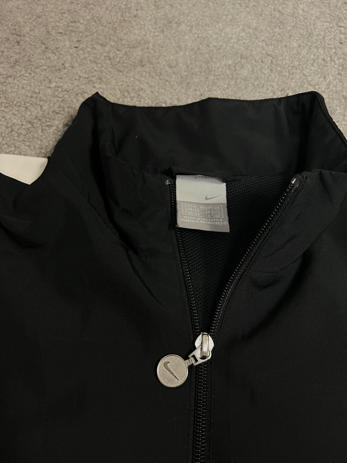 Nike Tracksuit M (Frauen)