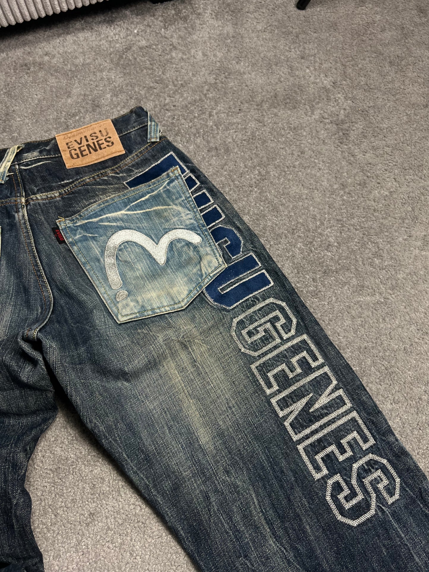 Evisu Jeans (S)