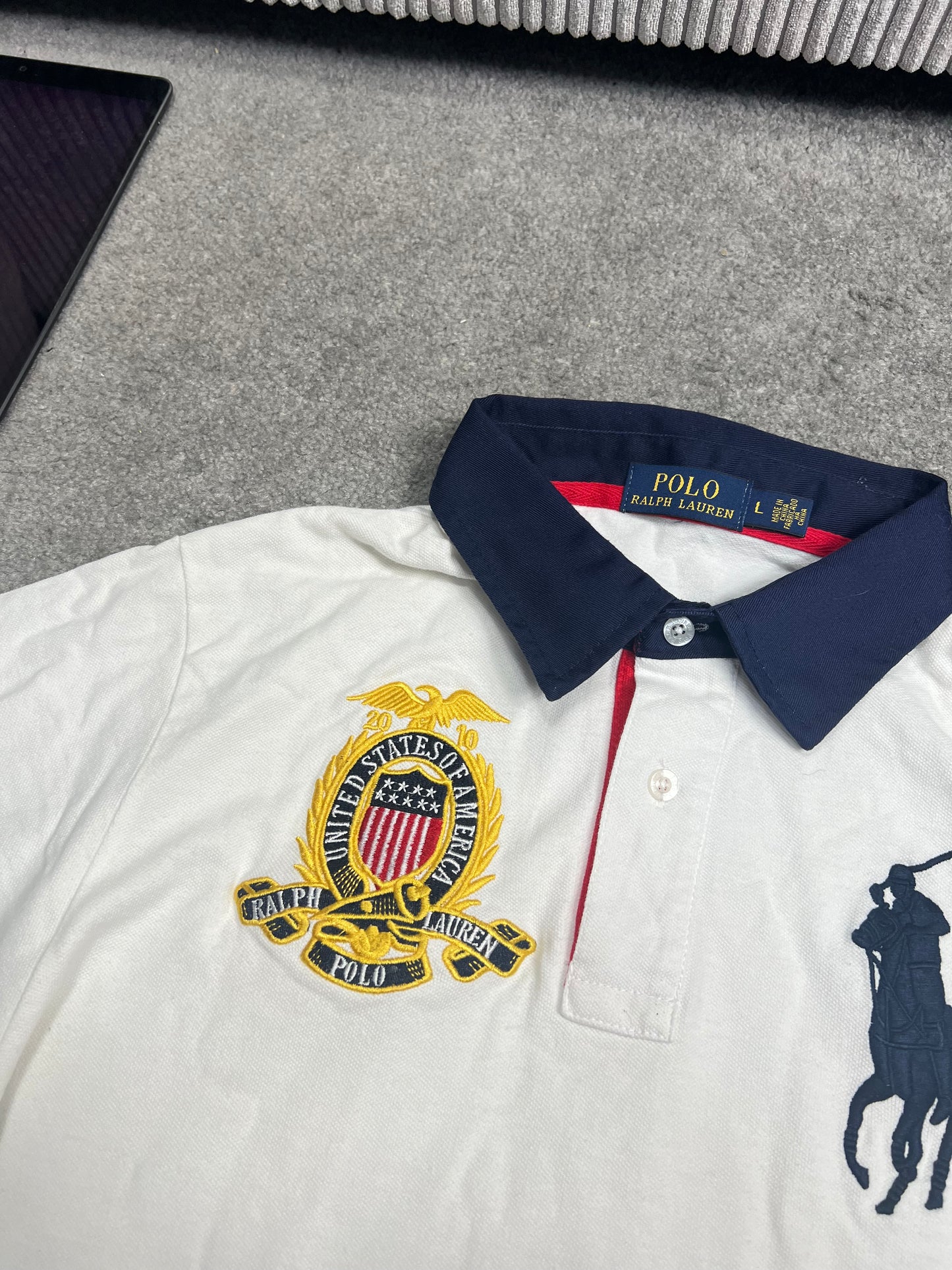Ralph Lauren Polo (L)