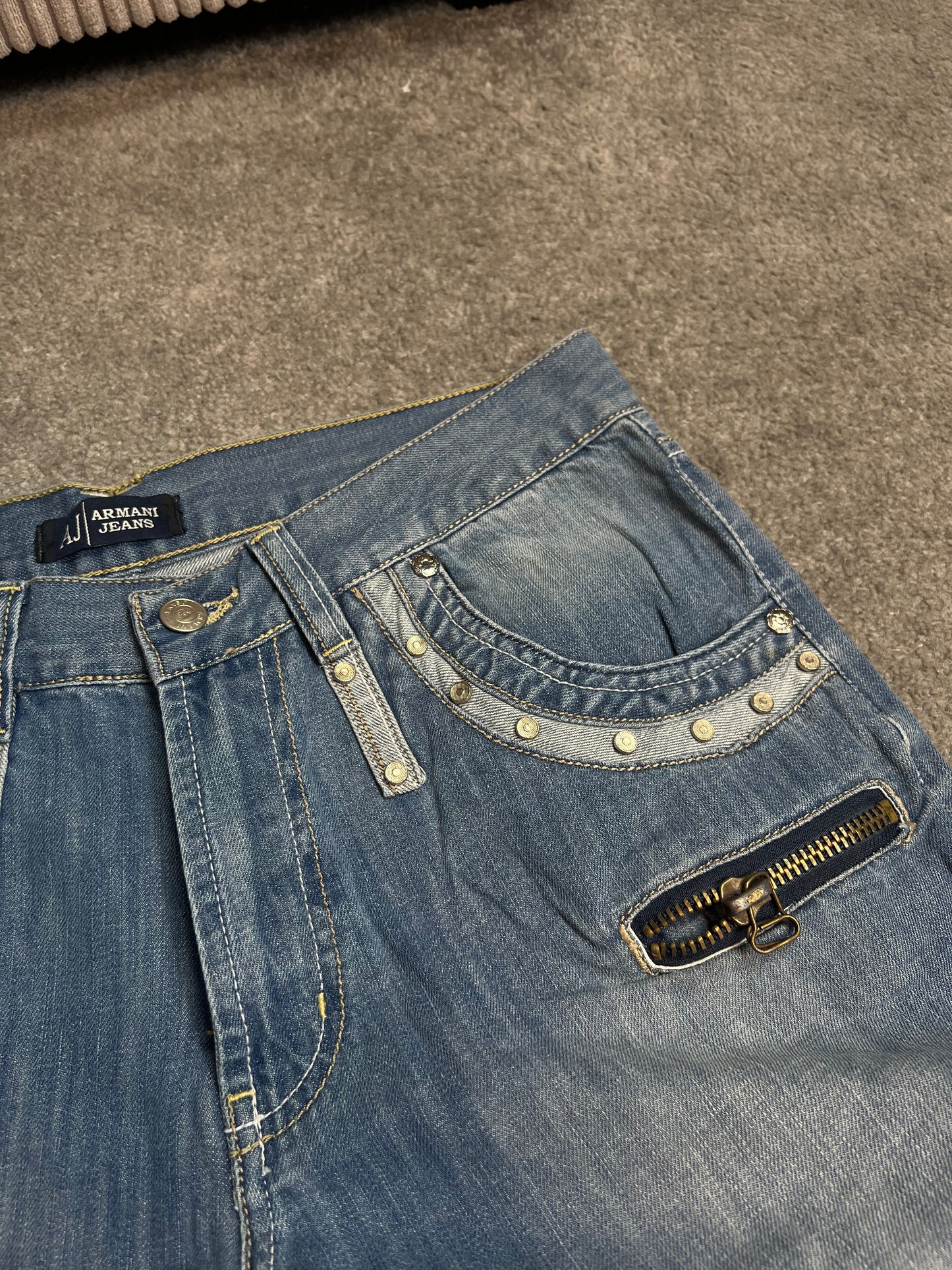 Armani Jeans (M)
