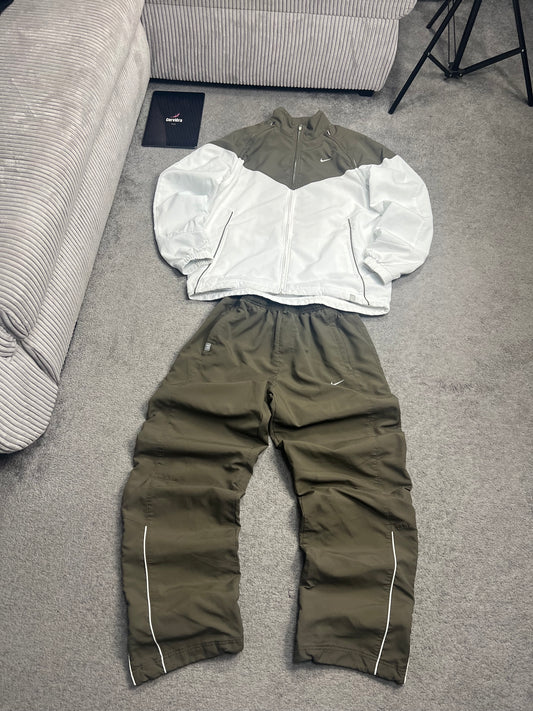 Nike Tracksuit (M)